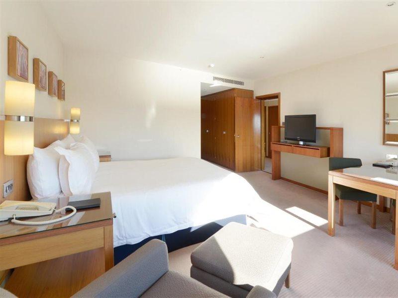 Canary Riverside Plaza Hotel London Eksteriør billede A room at the hotel