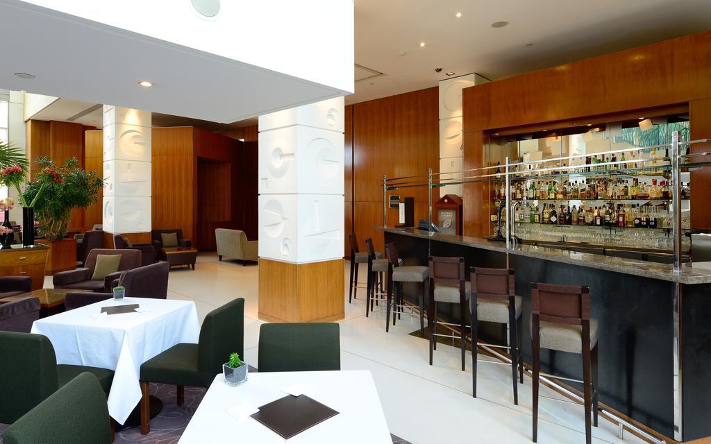 Canary Riverside Plaza Hotel London Eksteriør billede The bar at the restaurant