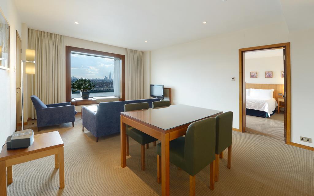 Canary Riverside Plaza Hotel London Eksteriør billede A suite at the InterContinental London - The O2
