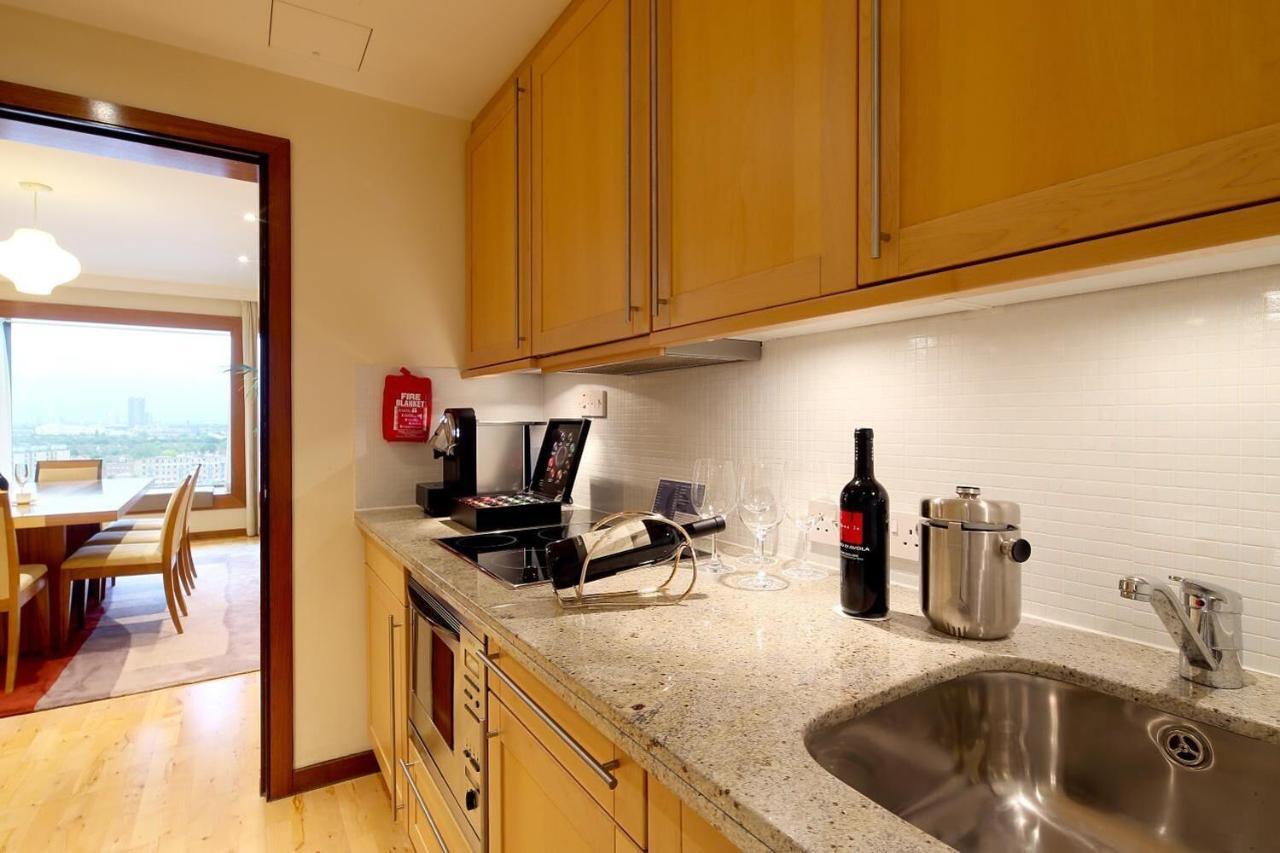 Canary Riverside Plaza Hotel London Eksteriør billede A typical kitchen
