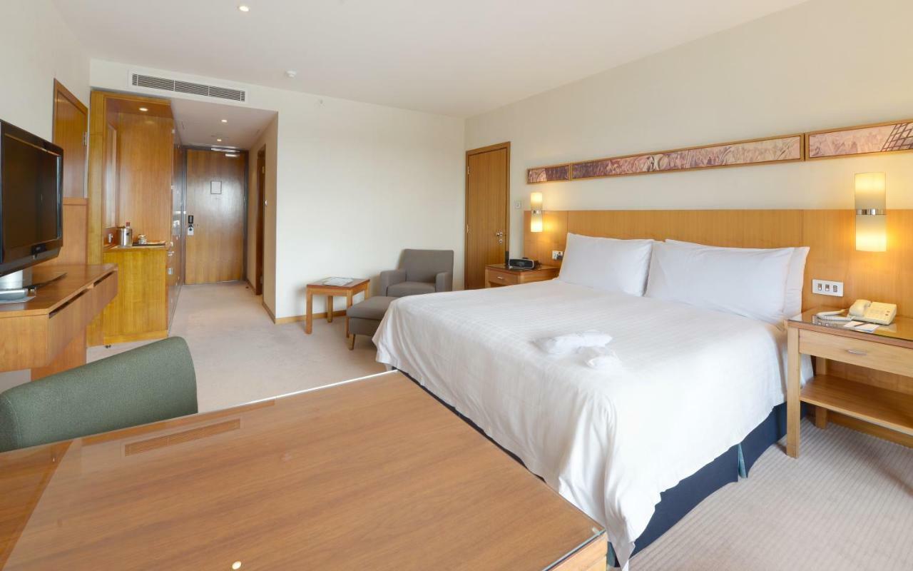 Canary Riverside Plaza Hotel London Eksteriør billede A room at the hotel